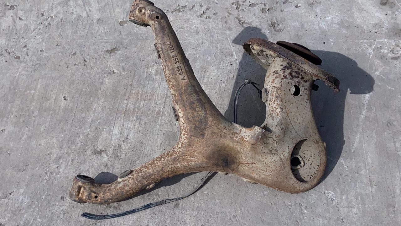 Кулак поворотный задний левый Mercedes Vito/W639 2003-2014