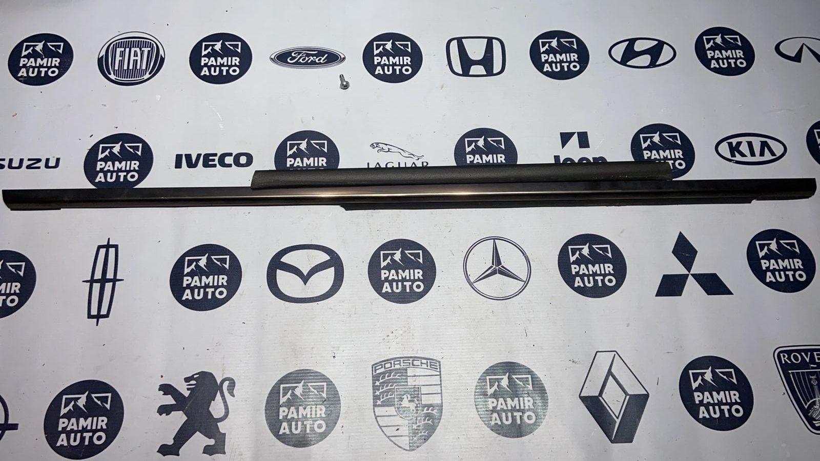 Уплотнитель двери задний левый Mercedes E/W211 2002-2009