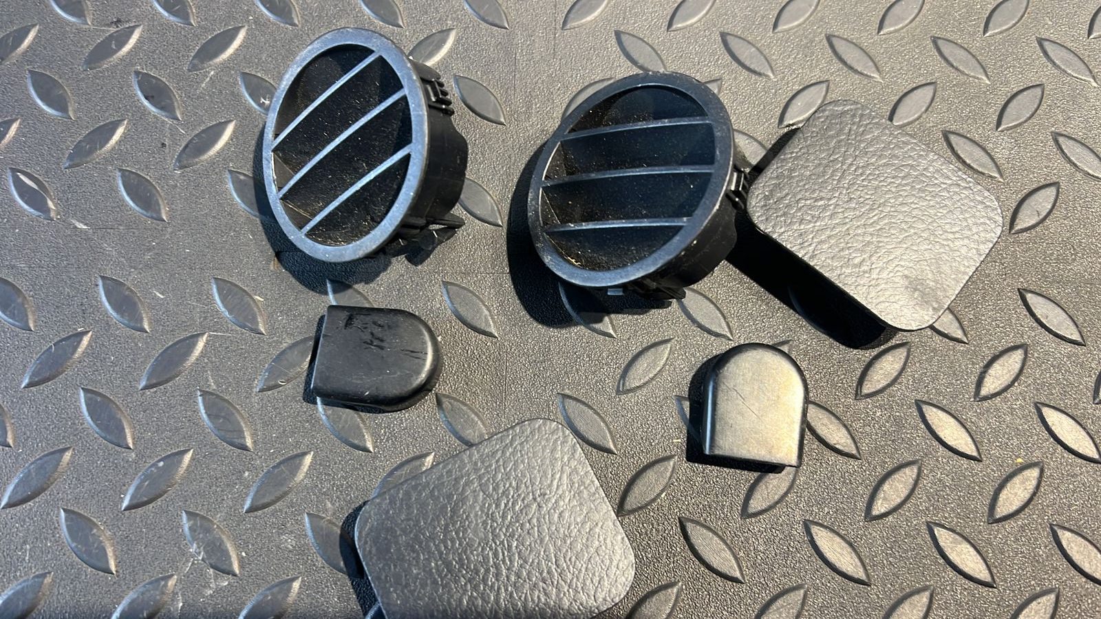 Дефлектор воздушный Toyota Avensis/2 2003-2009