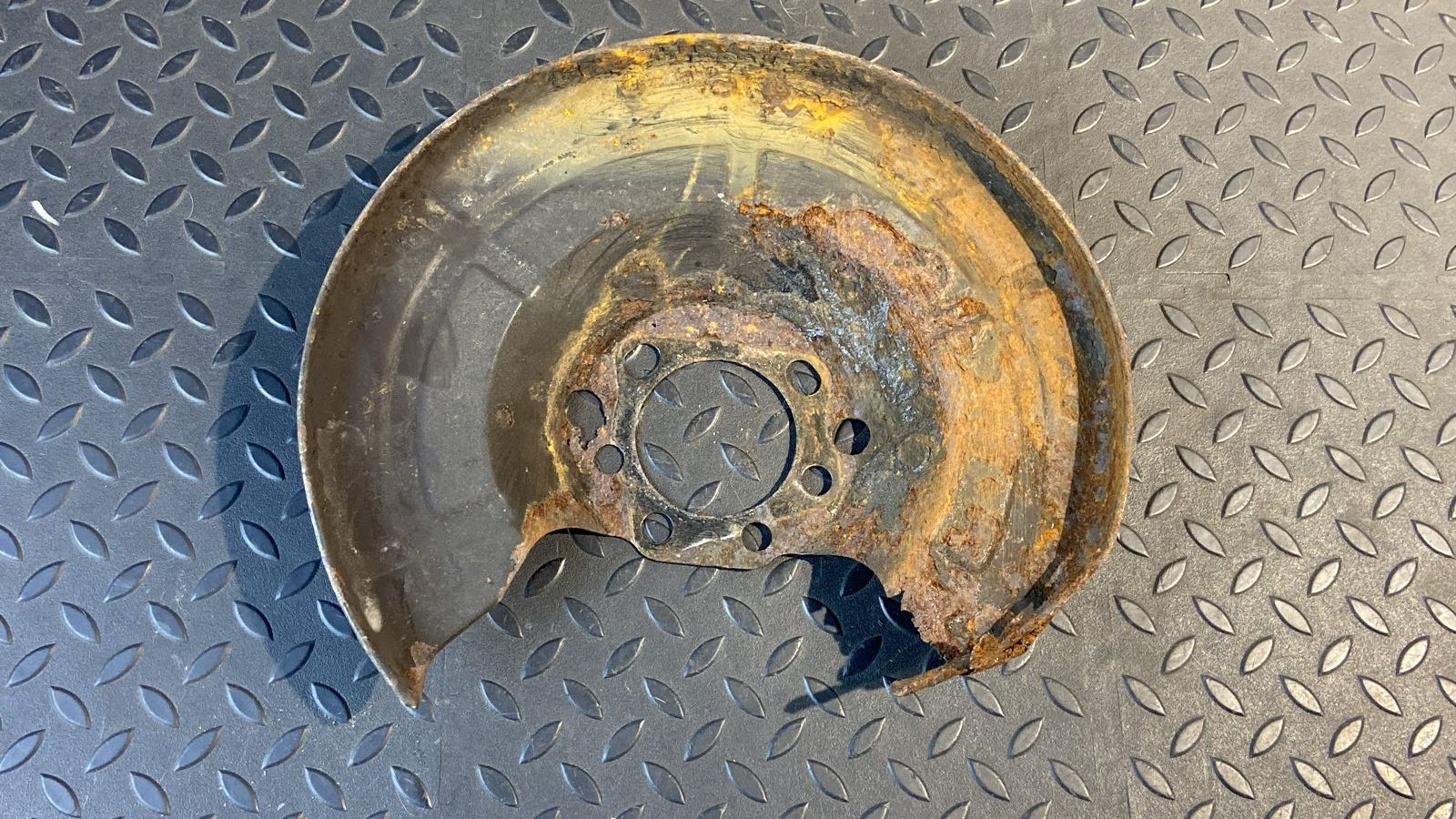 Щит тормозной (Пыльник) задний Opel Zafira/B 2005-2014