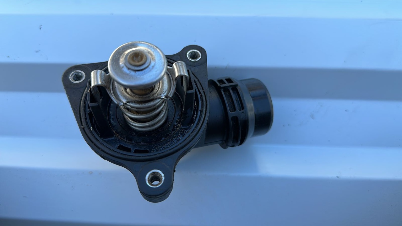 Термостат BMW 1/E87 2004-2011