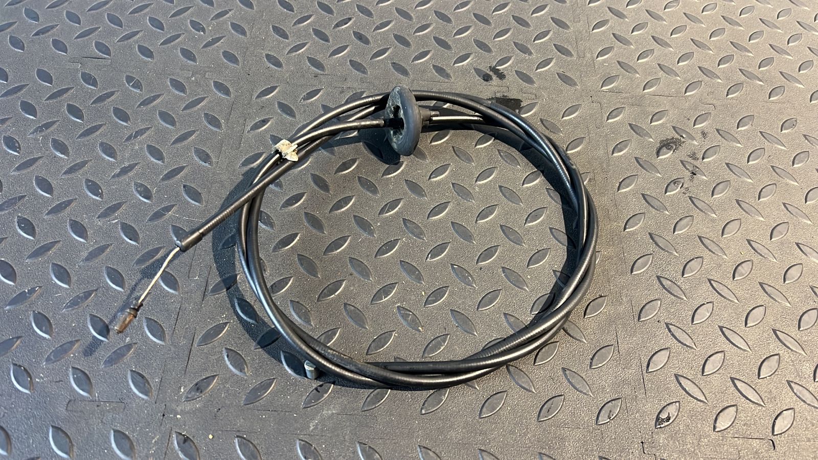 Трос замка капота Mercedes Vito/W638 1996-2003