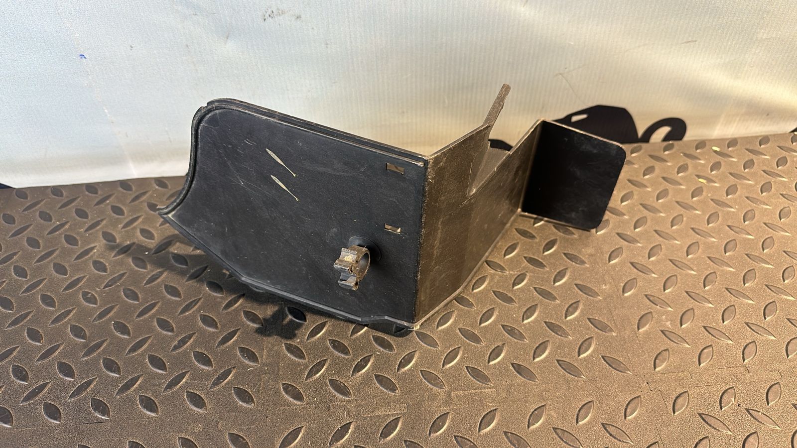 Корпус АКБ Opel Vectra/C 2002-2008