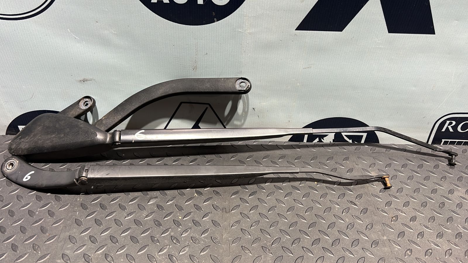 Поводок стеклоочистителя Renault Scenic/2 2003-2009