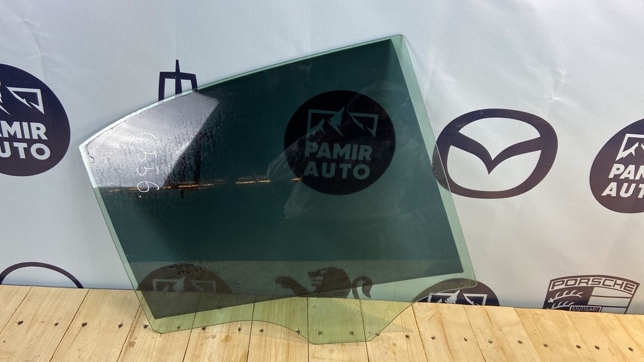 Стекло двери заднее правое Mercedes C/W204 2006-2015