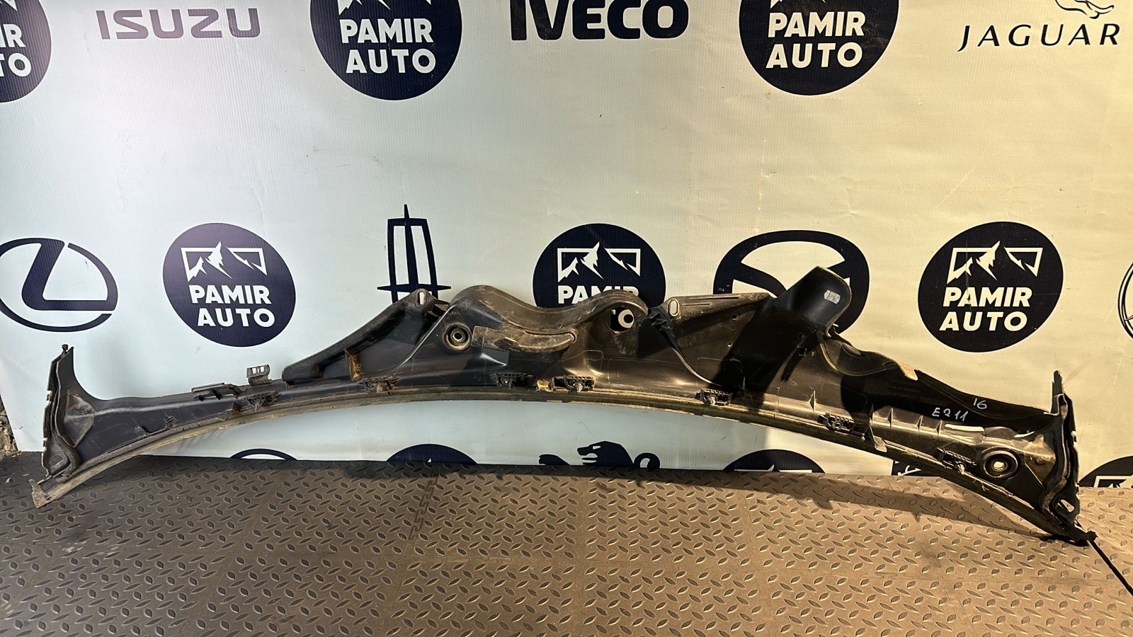 Решетка под лобовое стекло (Жабо) Mercedes E/W211 2002-2009