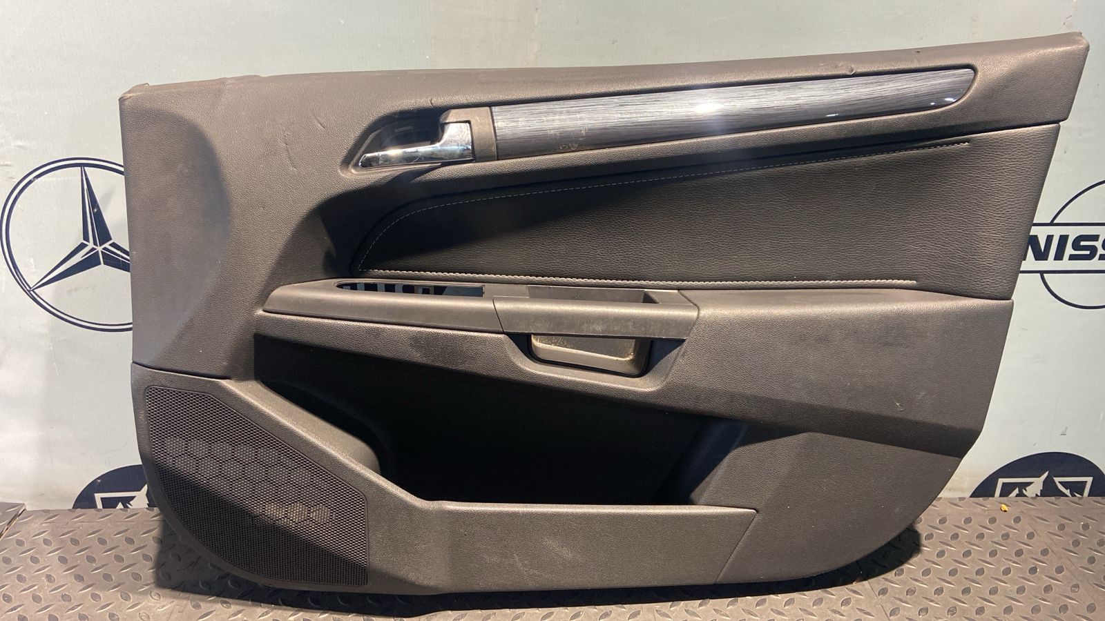 Обшивка двери передняя правая Opel Astra/H 2004-2014