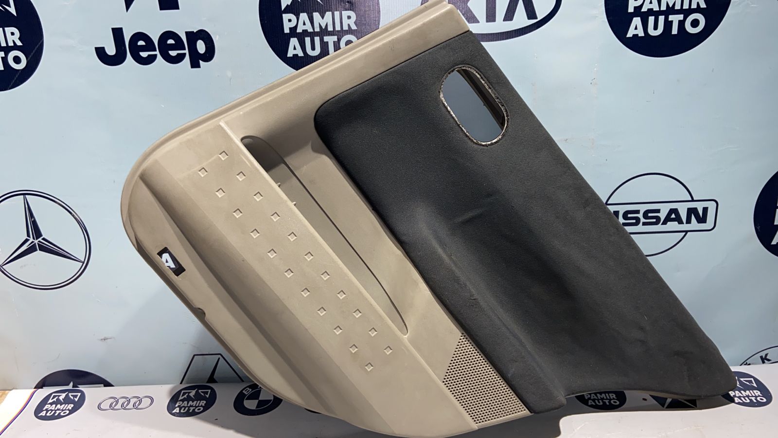 Обшивка двери задняя правая Renault Megane/2 2002-2009