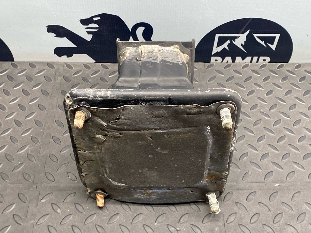 Кронштейн усилителя бампера задний левый Mercedes M/W164 2005-2011 — изображение 3