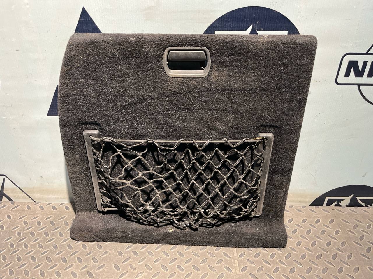 Обшивка багажника левая Mercedes C/W204 2006-2015