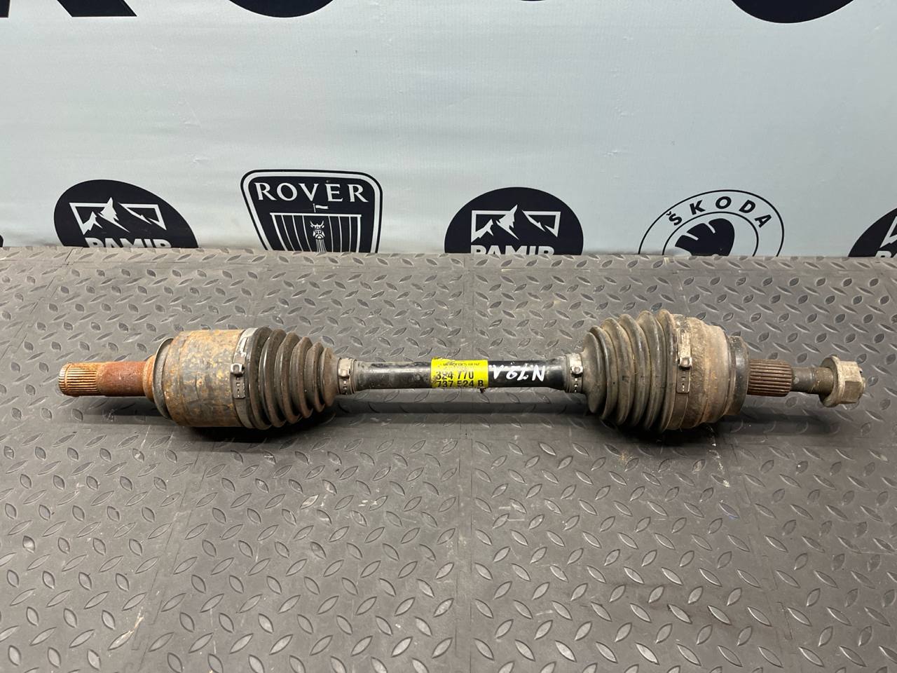 Полуось передняя левая Mercedes M/W164 2005-2011