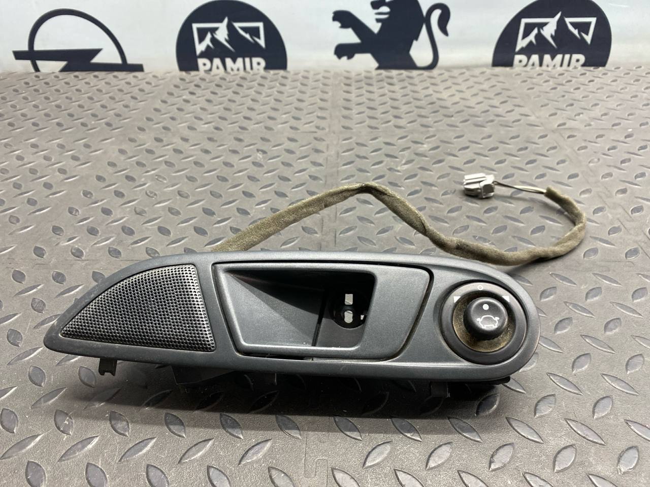 Ручка двери передняя левая Ford Fiesta/6 2008-2019