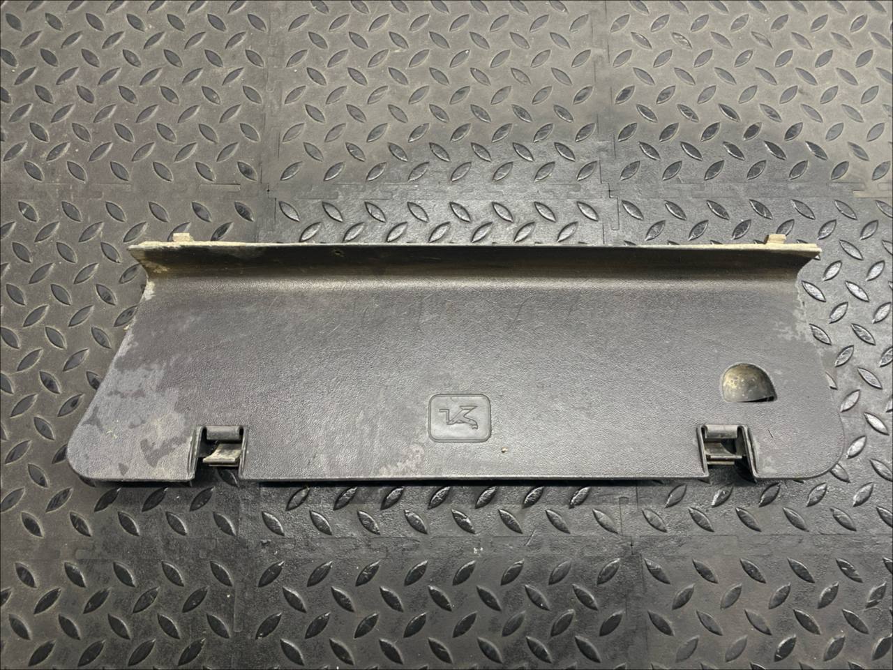 Накладка ступеньки правая Ford Transit 2000-2006