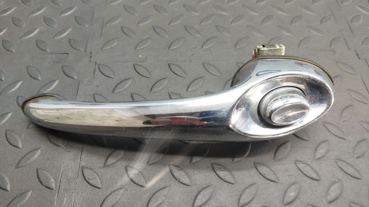 Ручка двери передняя правая Chrysler PT Cruiser 2000-2010