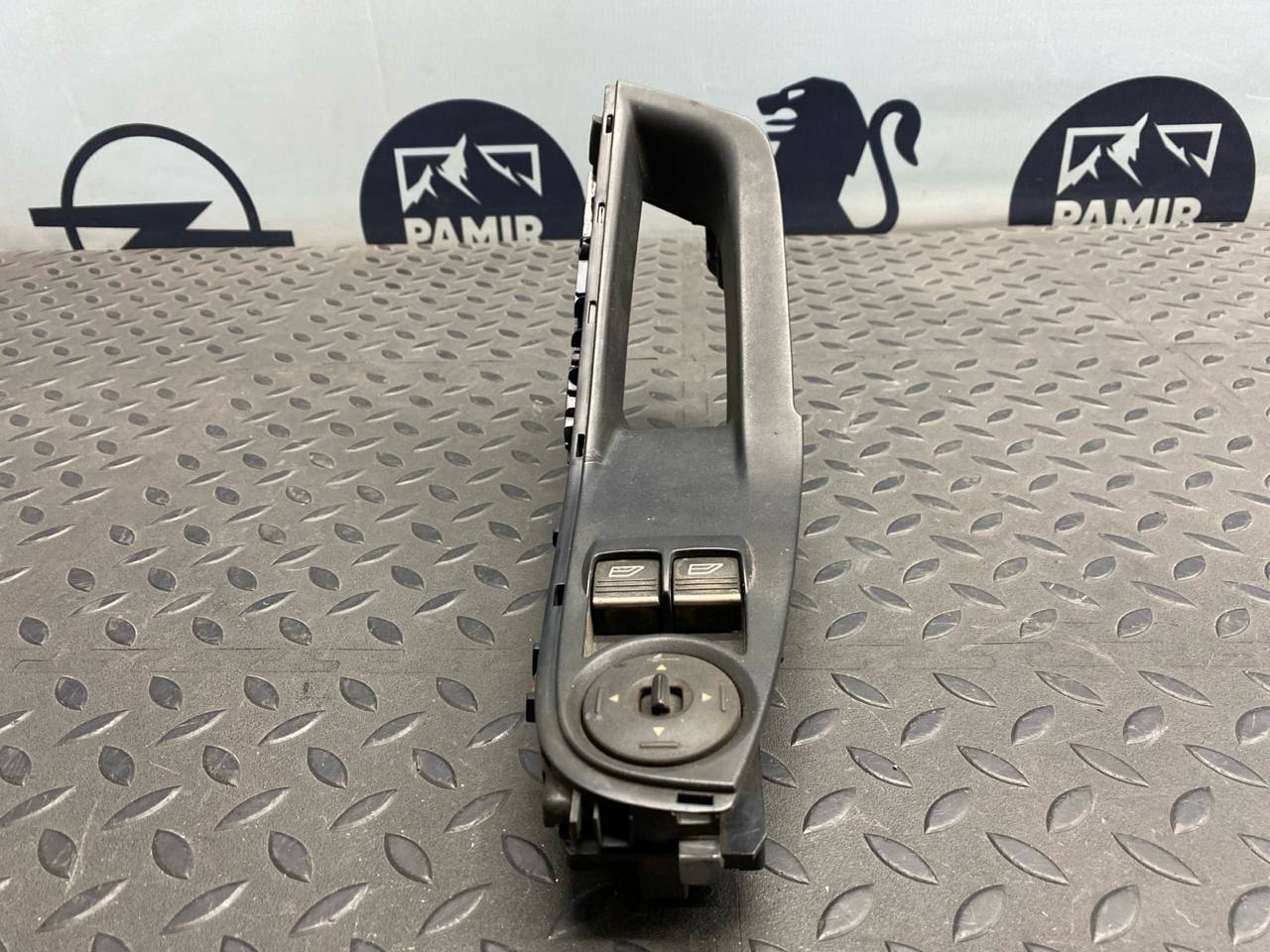 Блок управления стеклоподъемниками Ford Fiesta/6 2008-2019