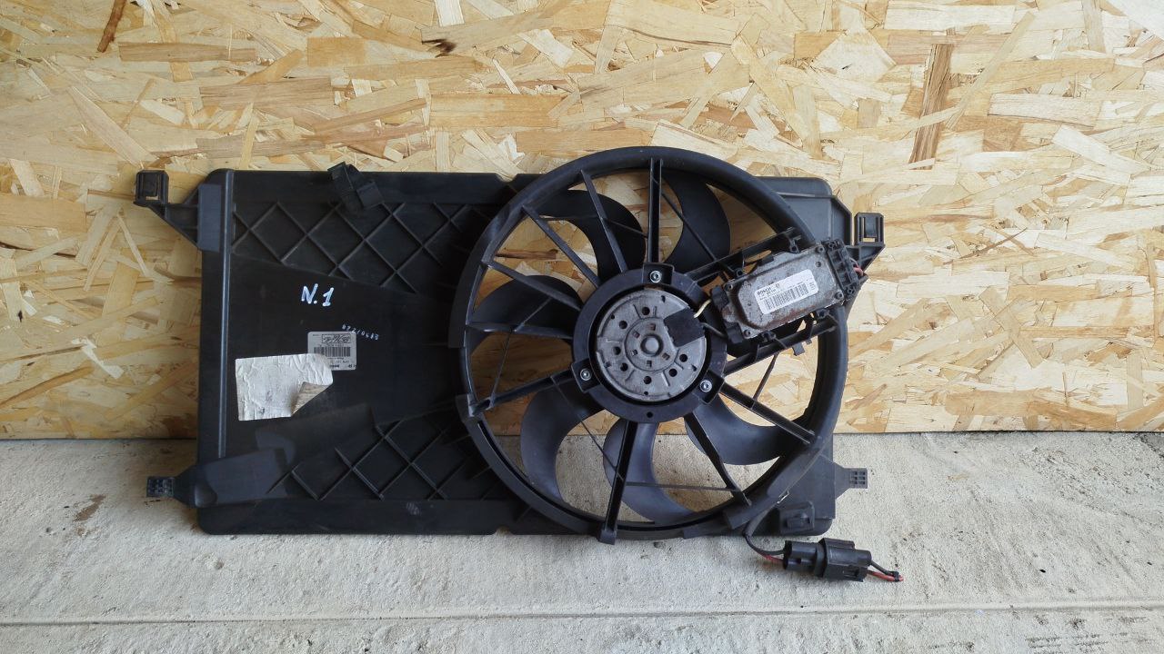 Вентилятор радиатора Ford Focus/2 2004-2011