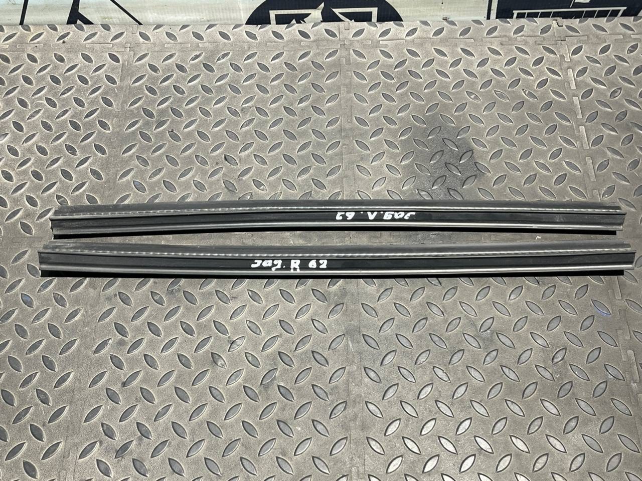 Уплотнитель двери задний Mercedes M/W163 1997-2005