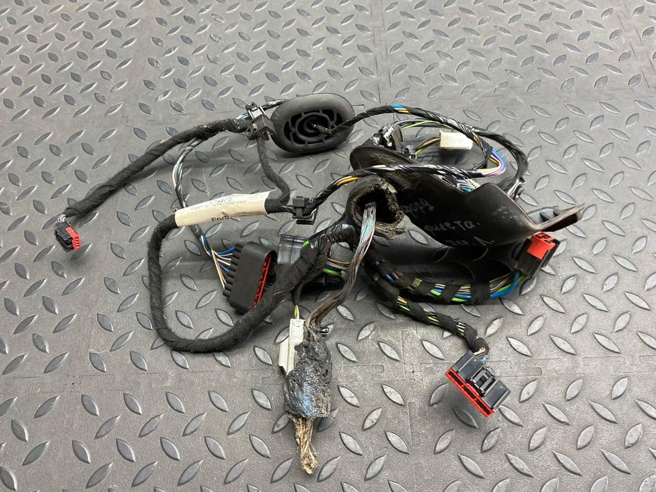 Проводка двери передняя левая Ford Fiesta/6 2008-2019