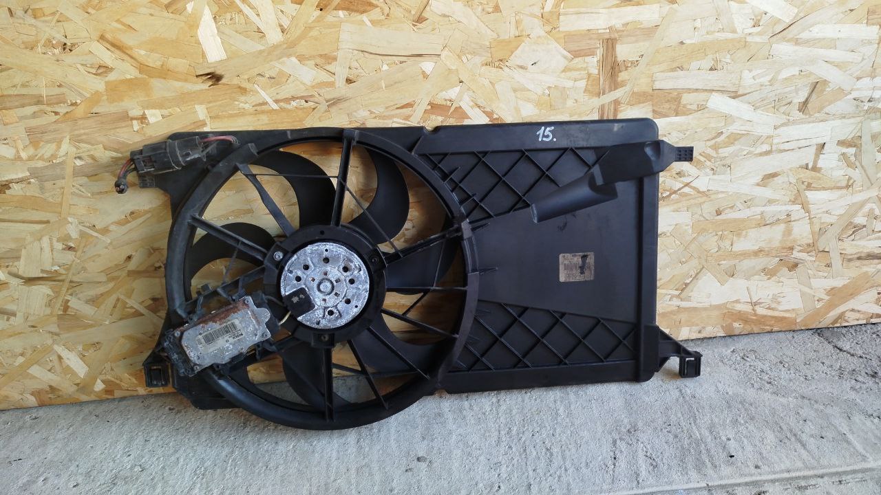 Вентилятор радиатора Ford Focus/2 2004-2011