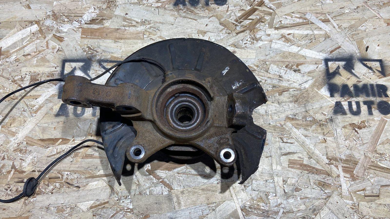 Кулак поворотный передний правый Land Rover Freelander 1998-2006