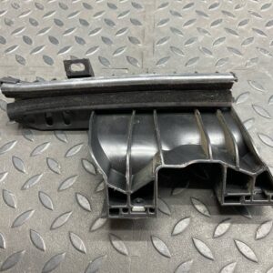 Направляющая стекла двери передняя левая Citroen C4/2 2010-2020