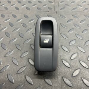 Кнопка стеклоподъемника Citroen C4/2 2010-2020