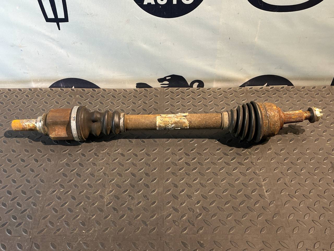 Полуось передняя левая Renault Scenic/2 2003-2009