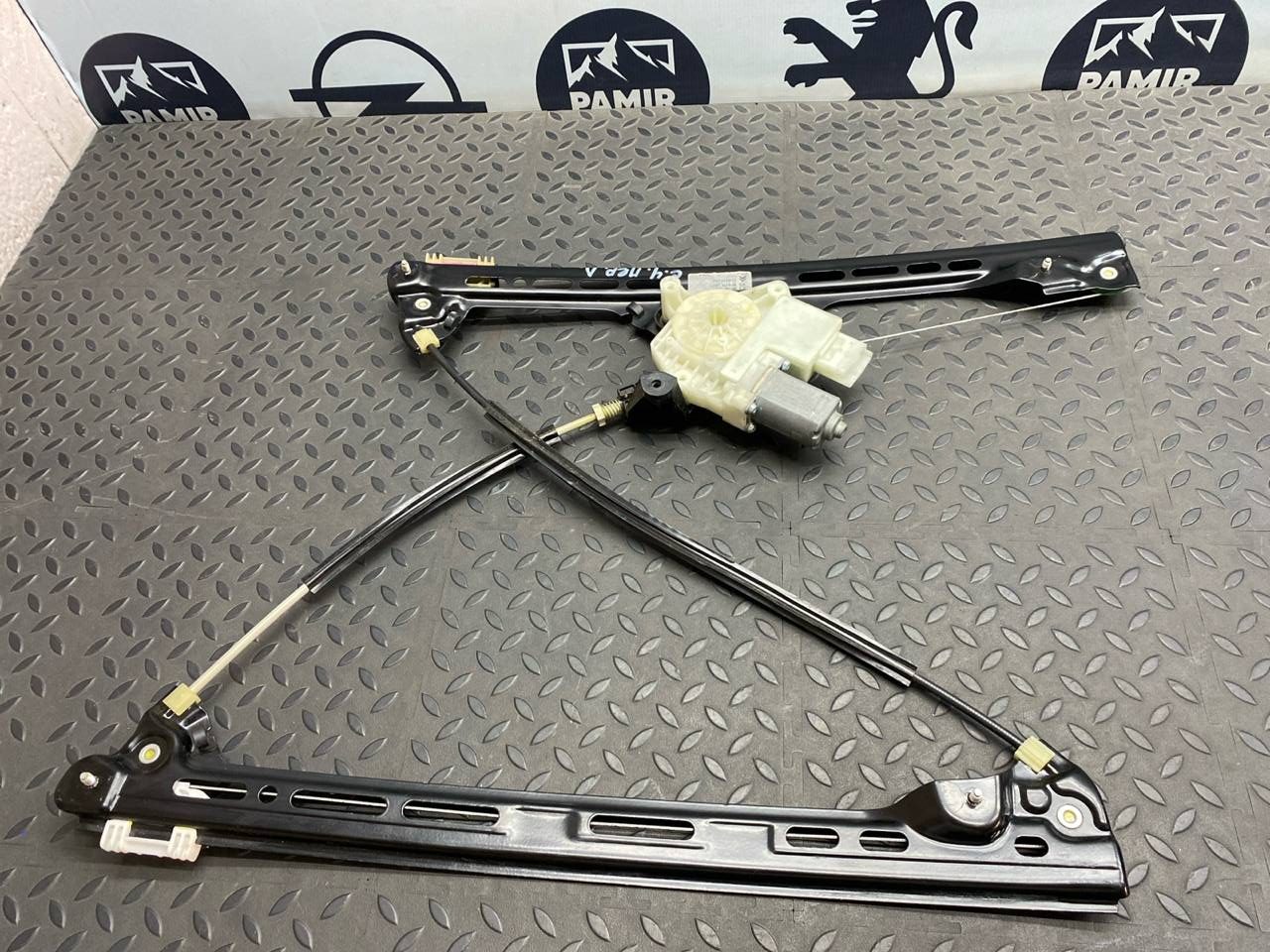 Стеклоподъемник передний левый Citroen C4/2 2010-2020