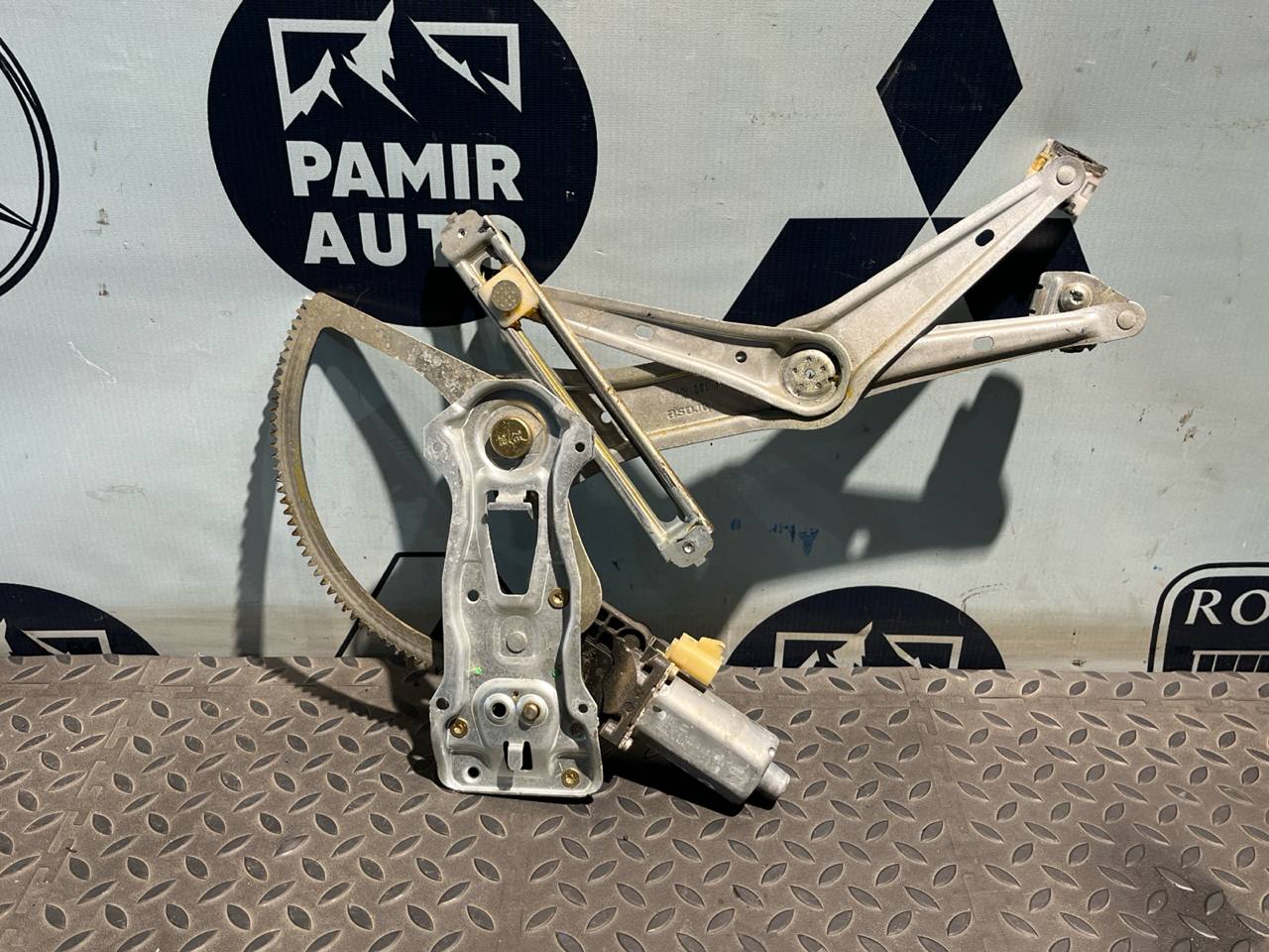 Стеклоподъемник передний правый Mercedes M/W163 1997-2005