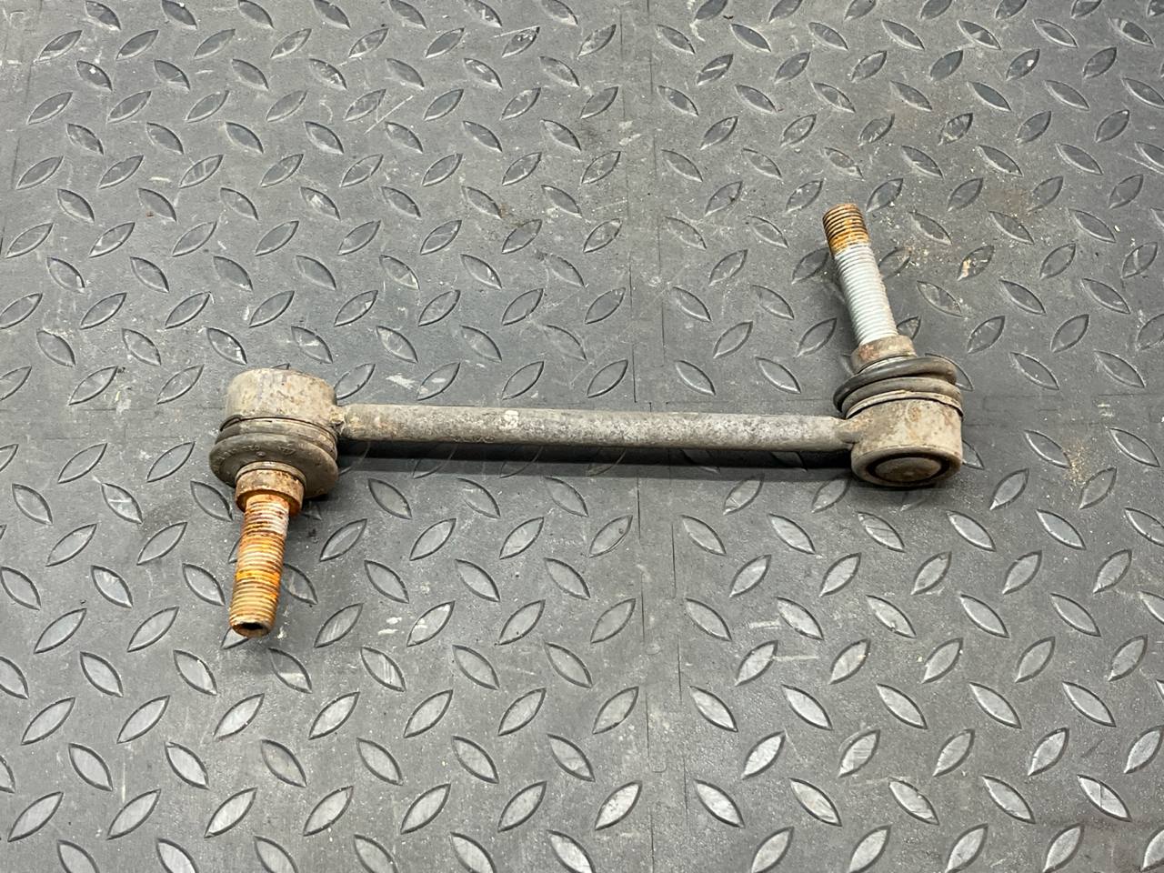 Стойка стабилизатора передняя Mercedes M/W164 2005-2011