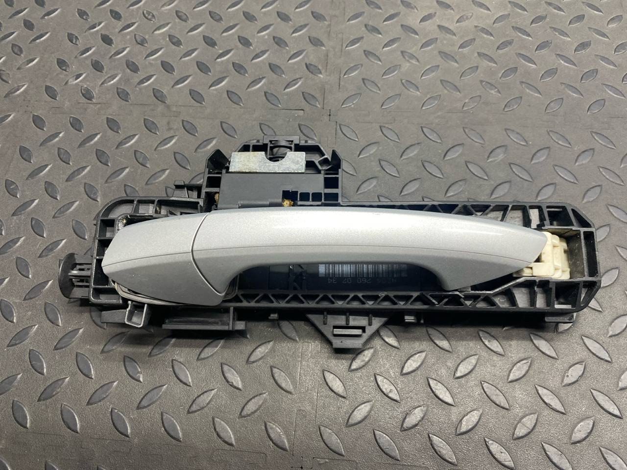 Ручка двери передняя левая Mercedes C/W204 2006-2015