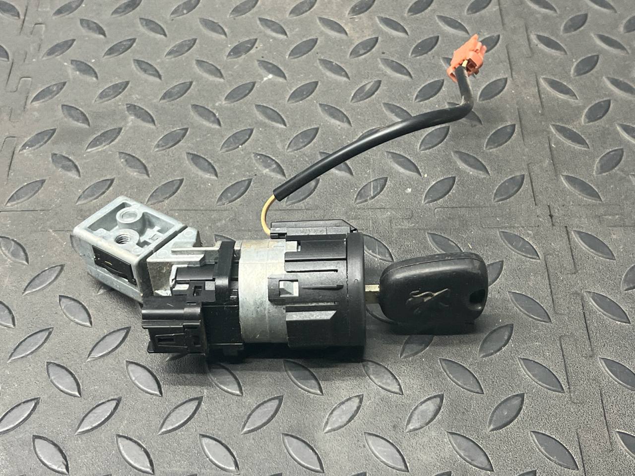 Замок зажигания Peugeot Expert/2 2007-2016