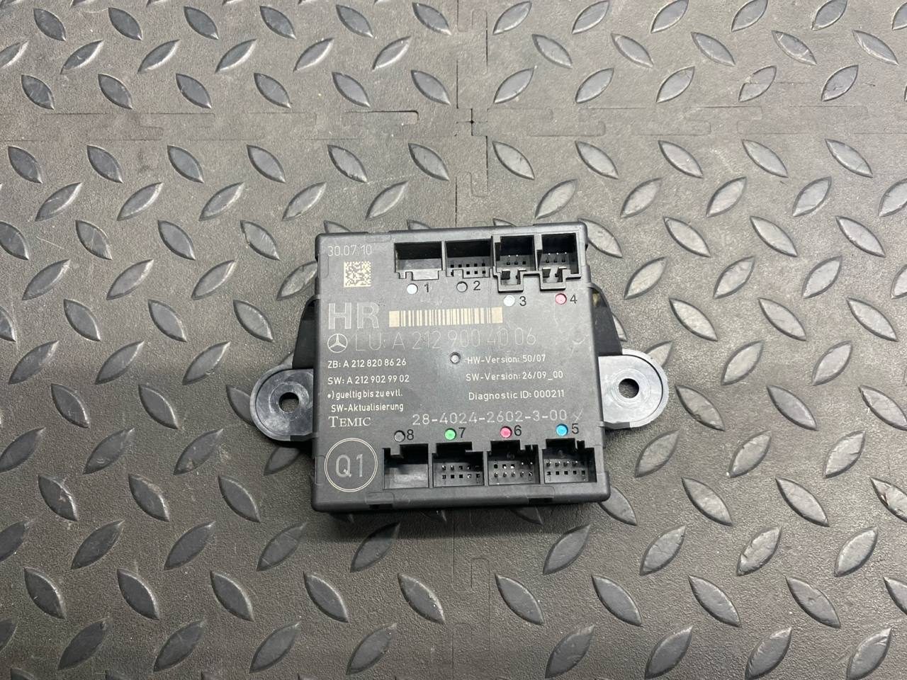 Блок комфорта двери задний правый Mercedes C/W204 2006-2015