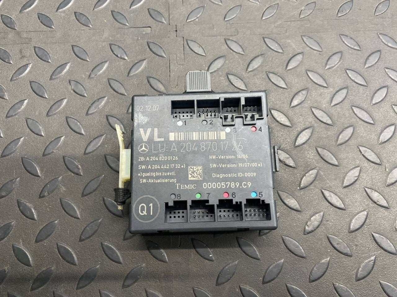 Блок комфорта двери передний левый Mercedes C/W204 2006-2015