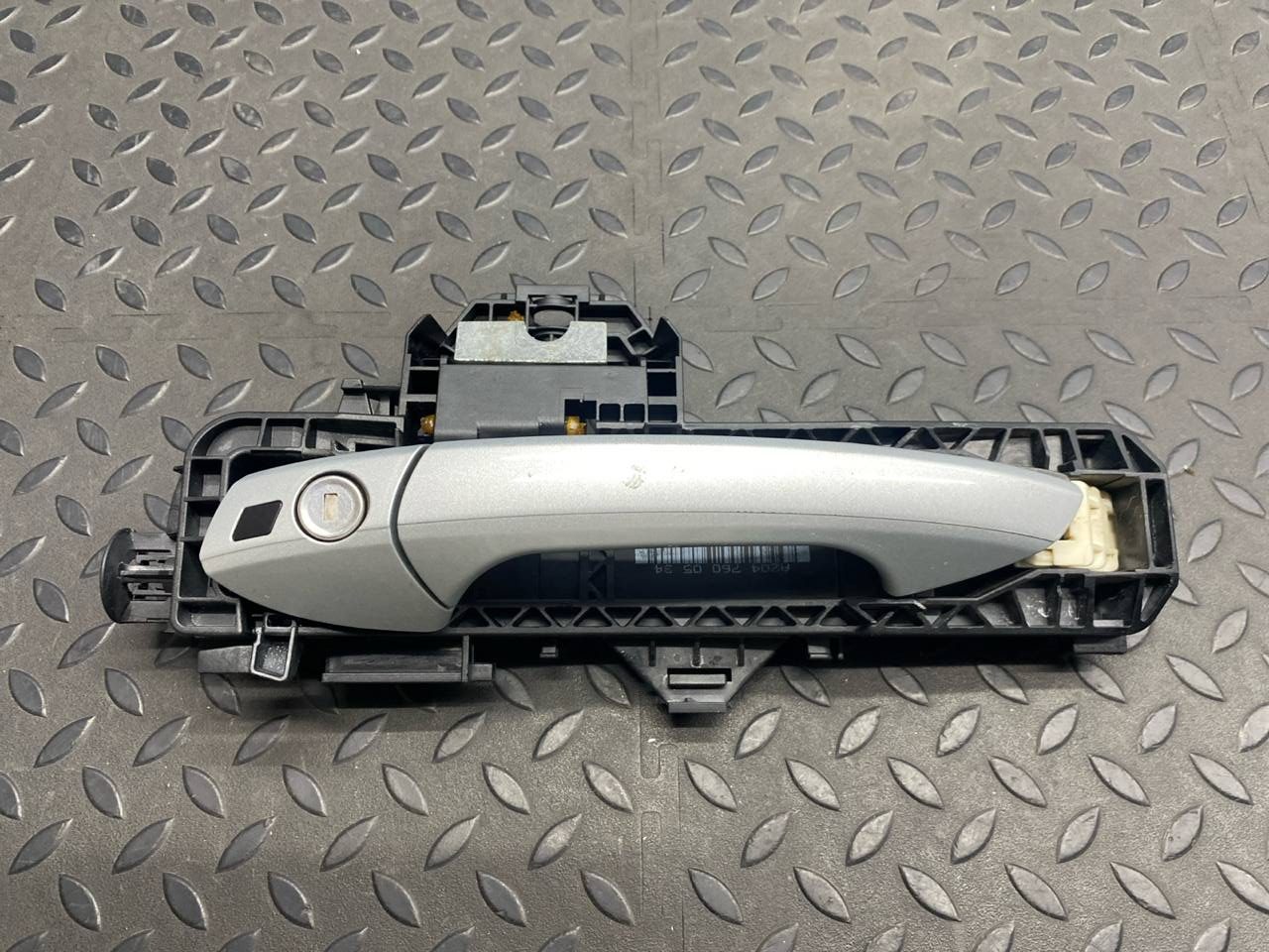 Ручка двери передняя левая Mercedes C/W204 2006-2015