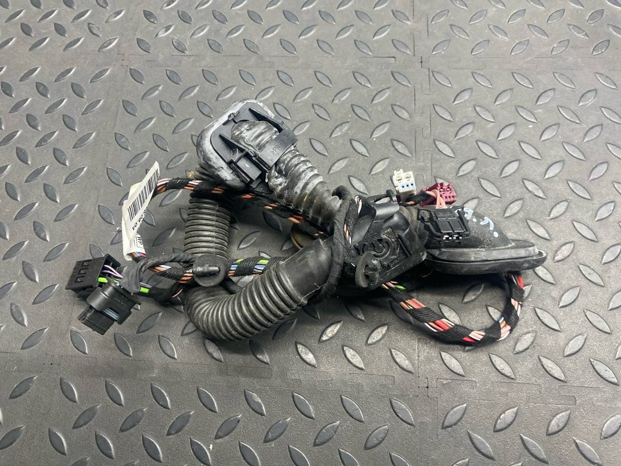 Проводка двери задняя левая Mercedes C/W204 2006-2015