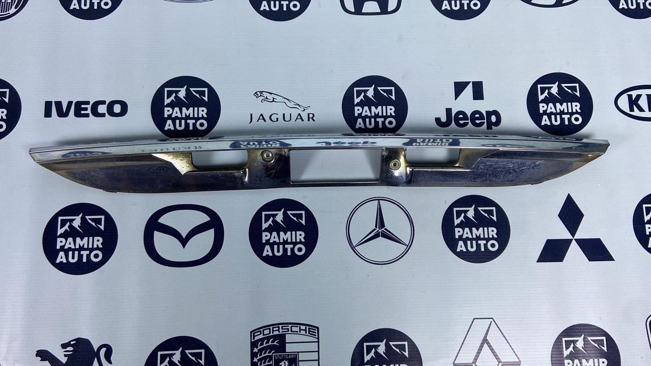 Накладка двери багажника Mercedes E/W211 2002-2009