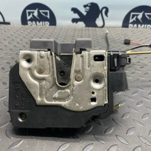 Замок двери передний правый Mercedes C/W203 2000-2008