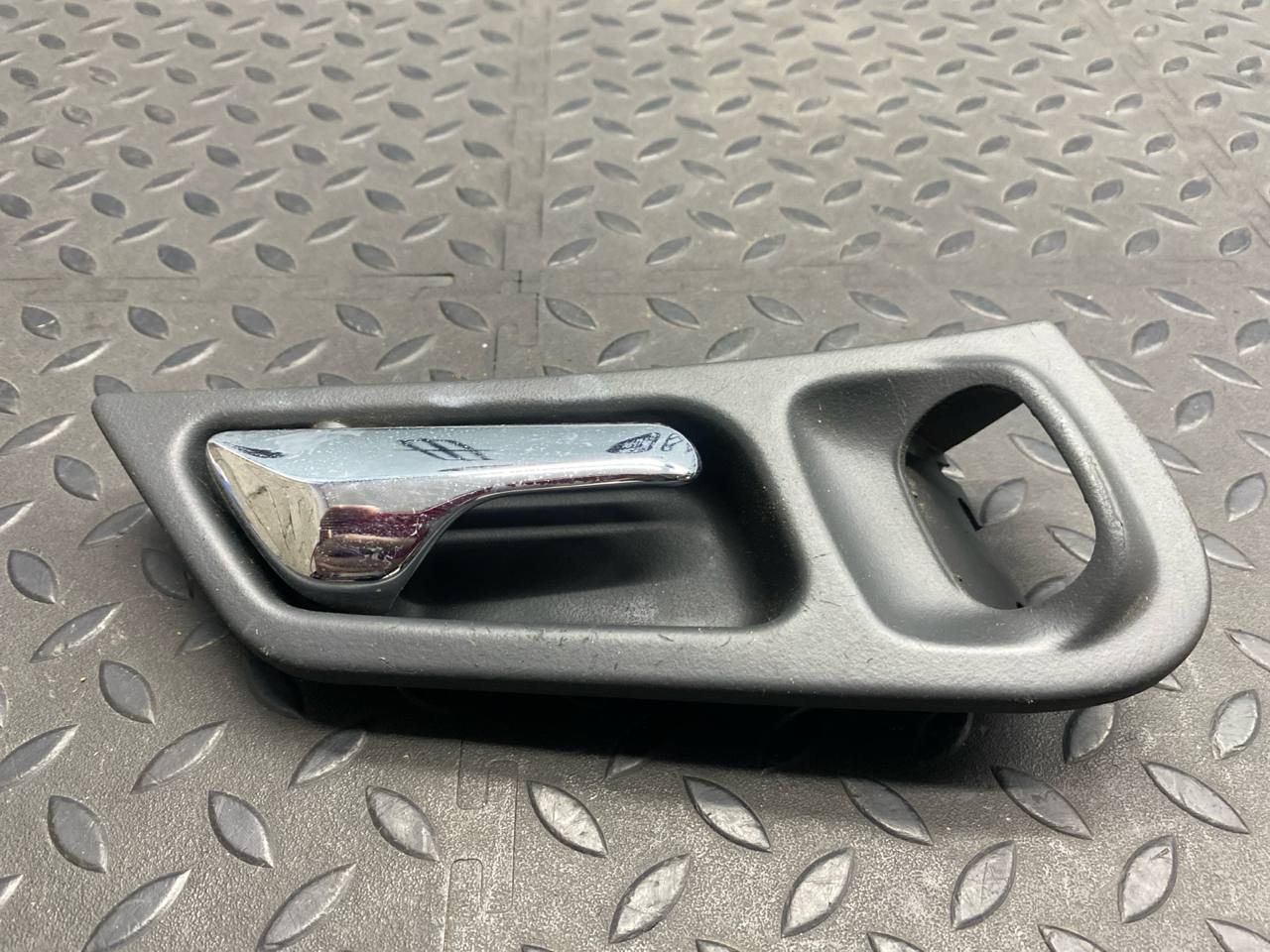 Ручка двери задняя правая Mercedes C/W203 2000-2008