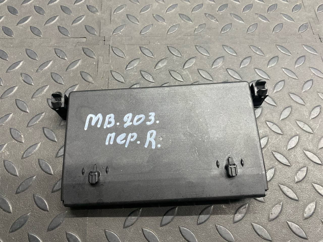 Блок комфорта двери передний правый Mercedes C/W203 2000-2008