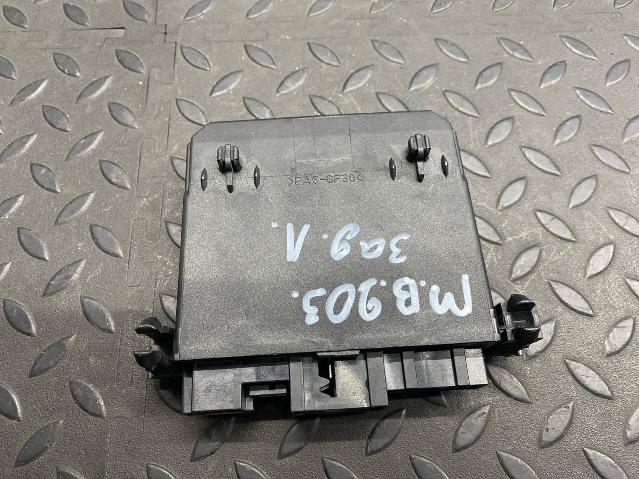 Блок комфорта двери задний левый Mercedes C/W203 2000-2008