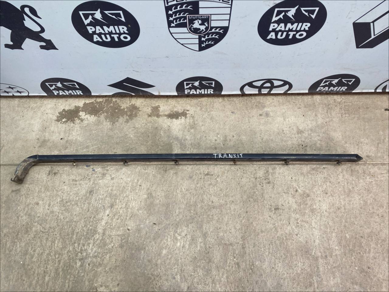 Направляющая двери сдвижной средняя правая Ford Transit 2000-2006