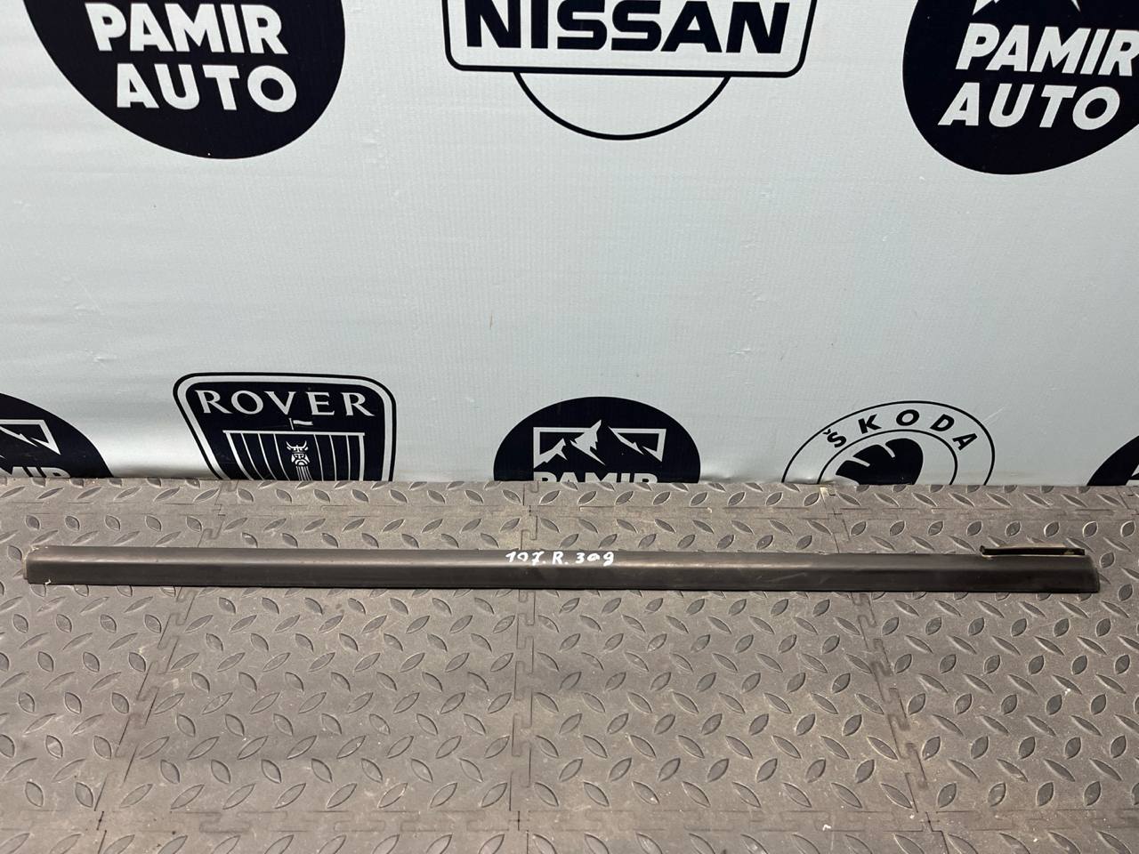 Уплотнитель двери задний правый Ford Focus/2 2004-2011