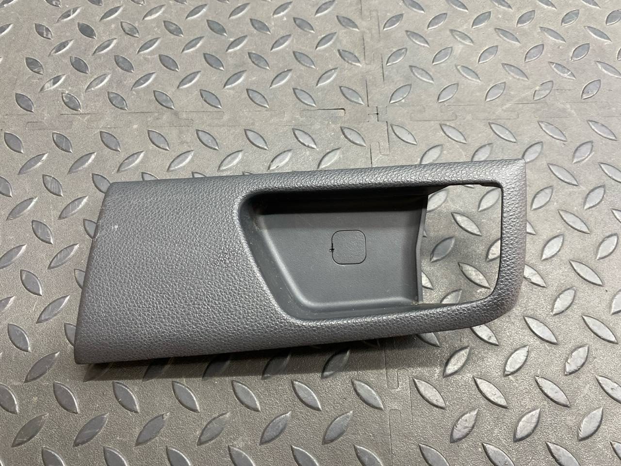 Накладка ручки двери задняя правая Kia Sportage/2 2004-2010