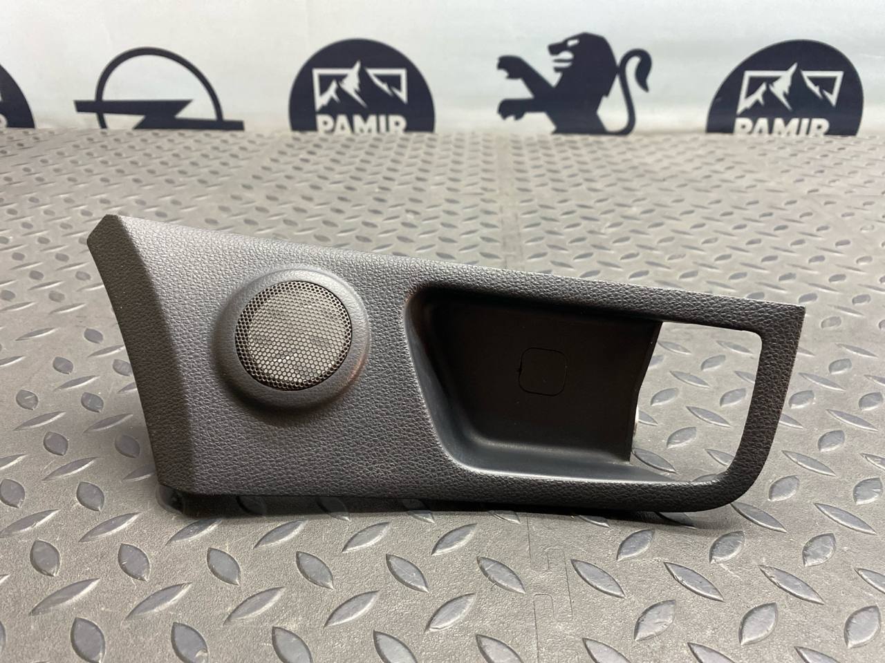 Накладка ручки двери передняя правая Kia Sportage/2 2004-2010