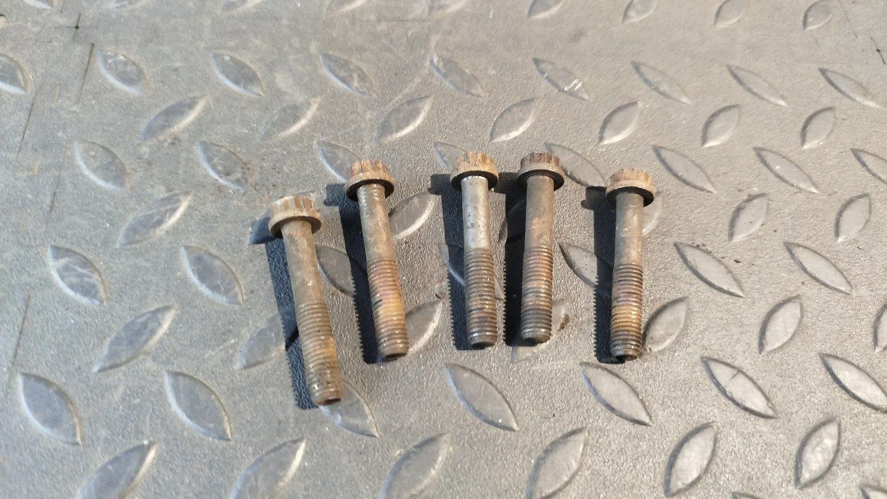 Болт корзины сцепления Volkswagen Golf/4 1997-2006