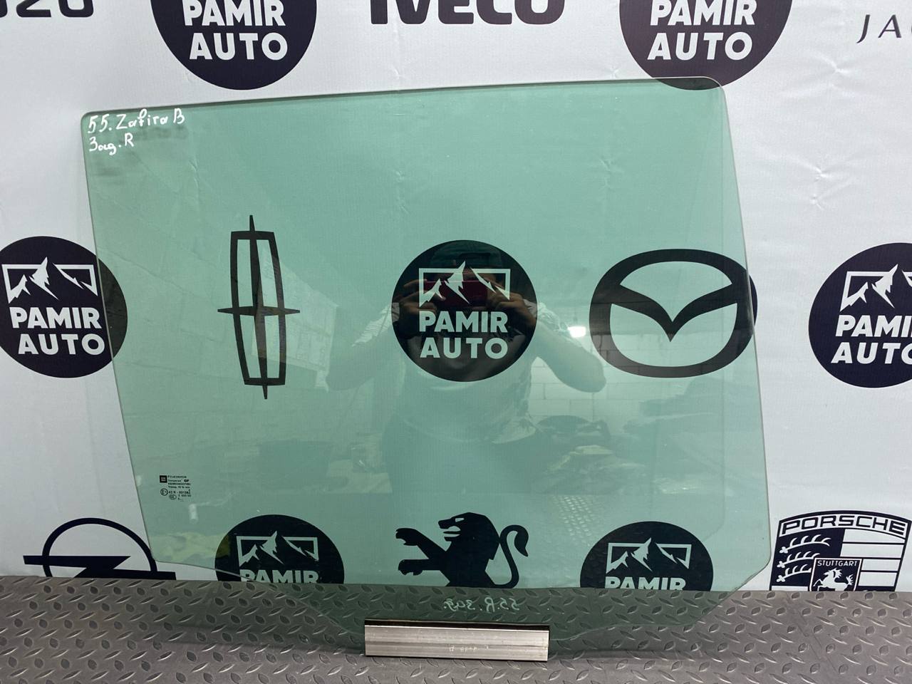 Стекло двери заднее правое Opel Zafira/B 2005-2014