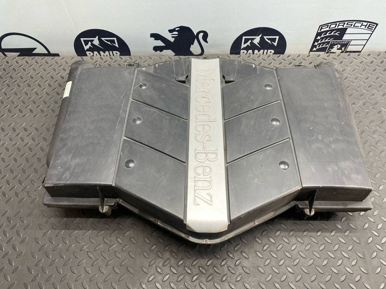 Корпус воздушного фильтра Mercedes C/W203 2000-2008