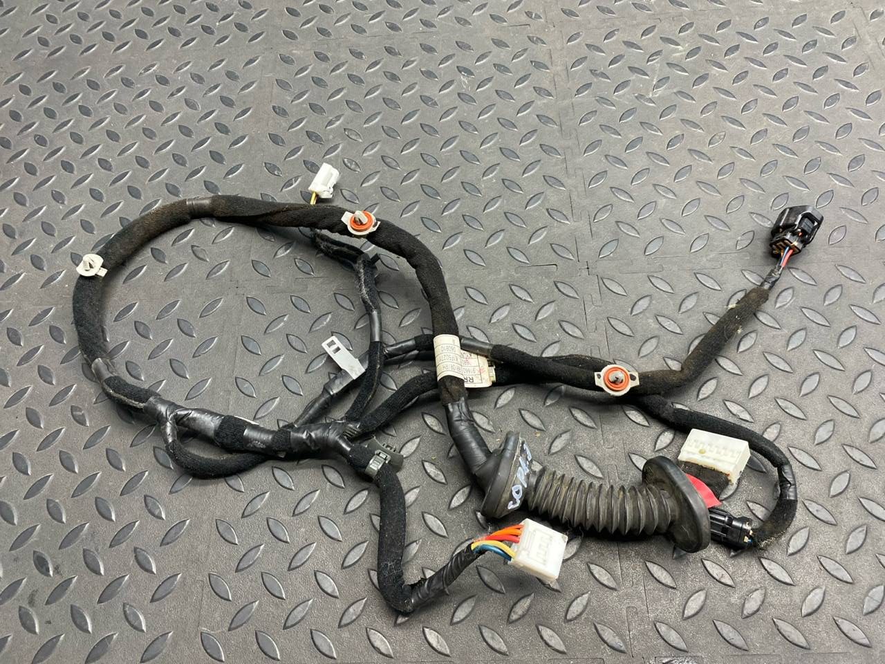 Проводка двери задняя правая Kia Sportage/2 2004-2010