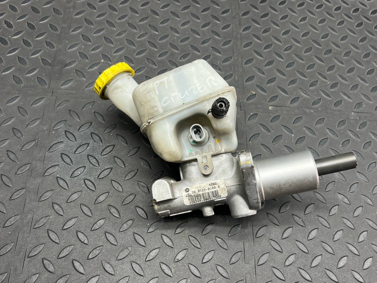 Цилиндр тормозной главный Chrysler PT Cruiser 2000-2010